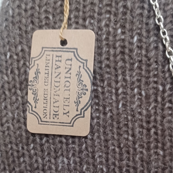 Handmade Necklace: - Picture 9 of 10